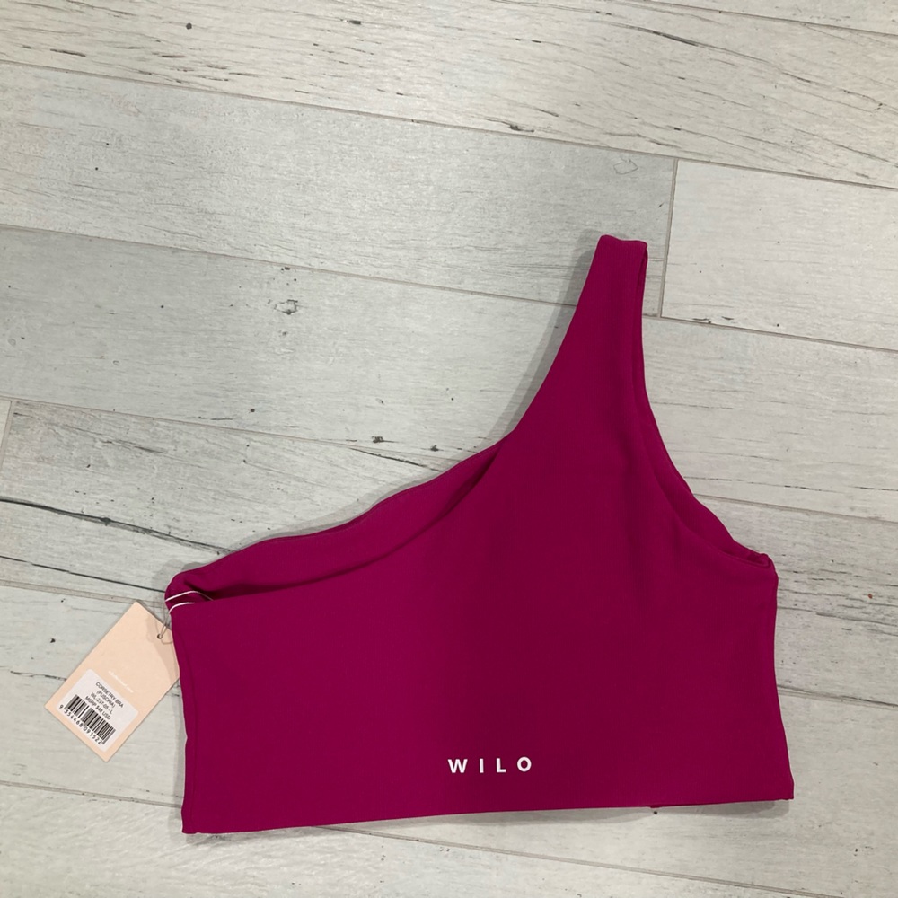 New WILO athletic bra and size XS,S, L color multi